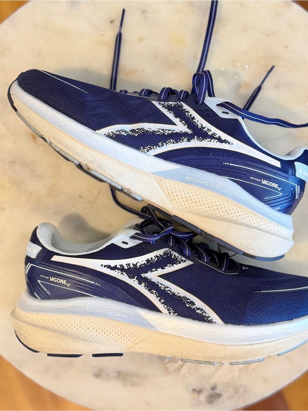 Diadora Mythos Blushield Vigore 5 Women’s Running Shoes Navy White Size 7.5w